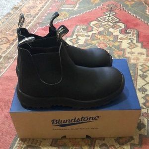 New In Box Blundstone Work Boots Unisex